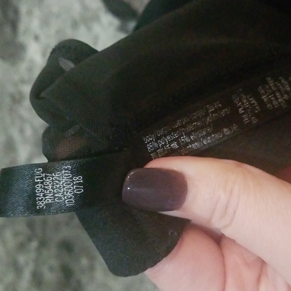 Victoria Sport Bra - Picture 8 of 8